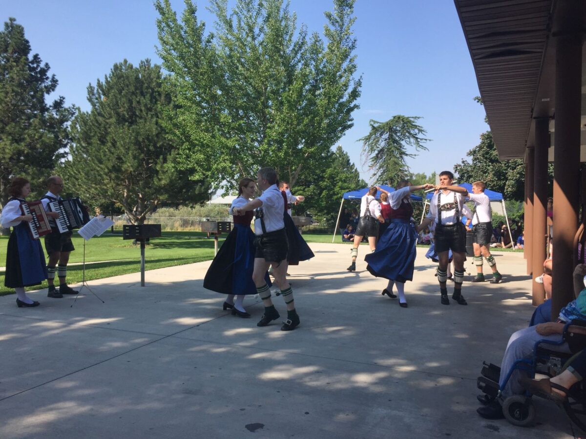 World Folkfest performers give TURN participants special performance